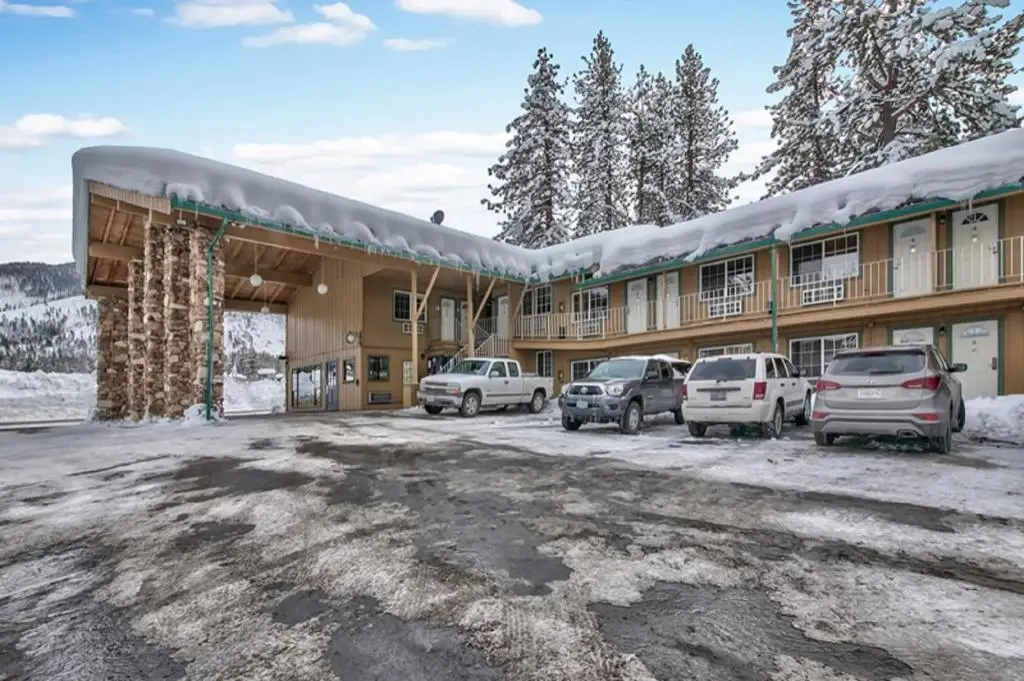 Blue Jay Lodge 10