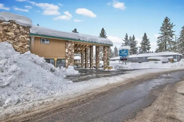 Blue Jay Lodge 8